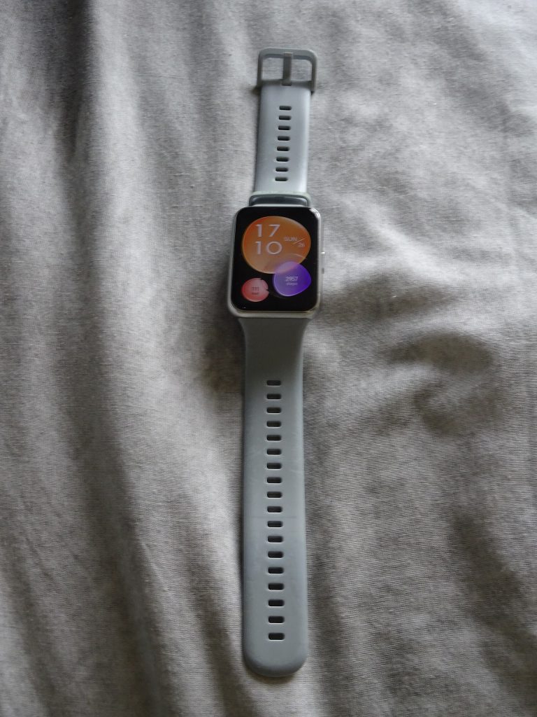 A Huawei Smartwatch Fit 2